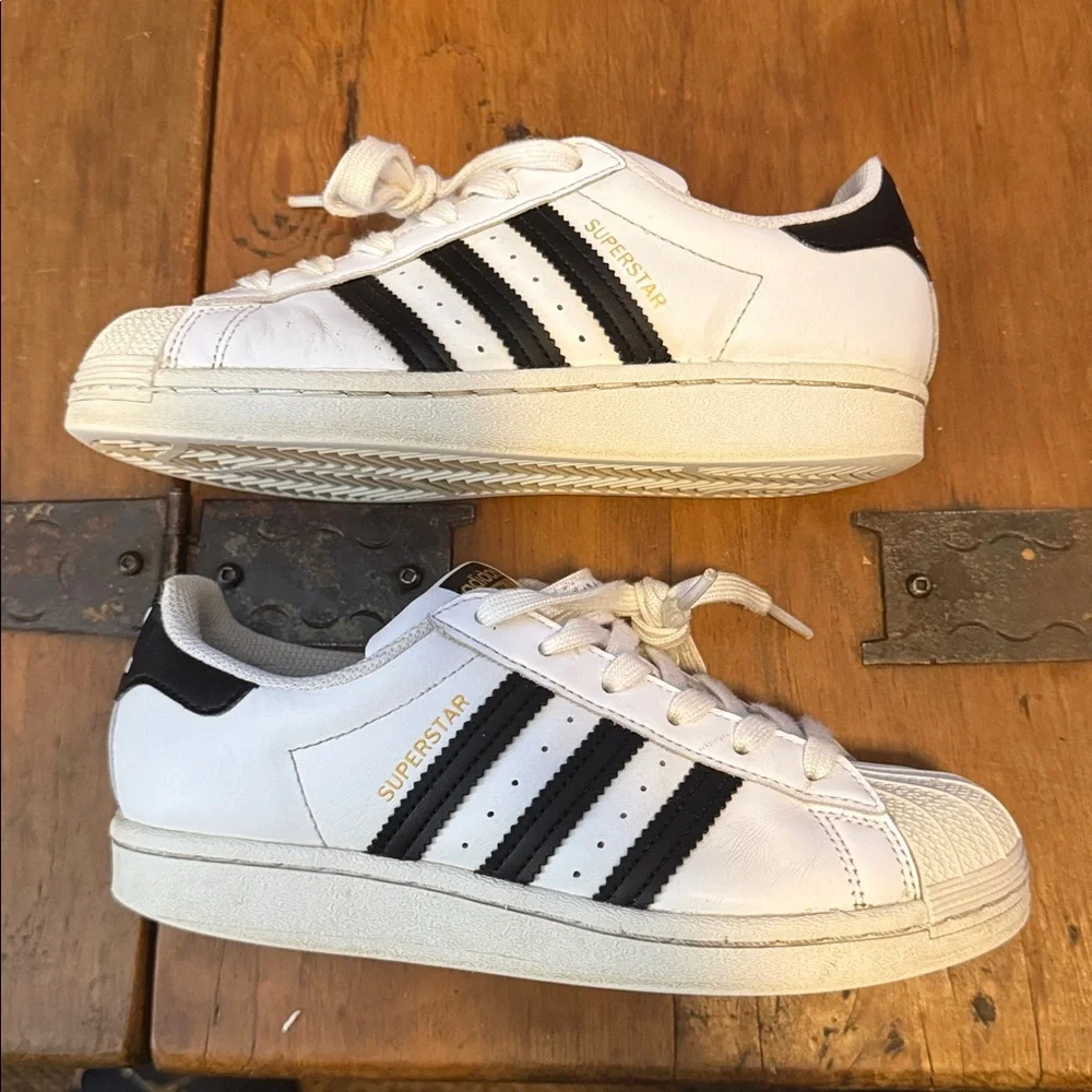Adidas Superstar Shell Toe - Picture 2 of 13